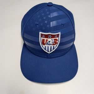 Unisex New Era U S.Soccer Team Snap Back Cap.